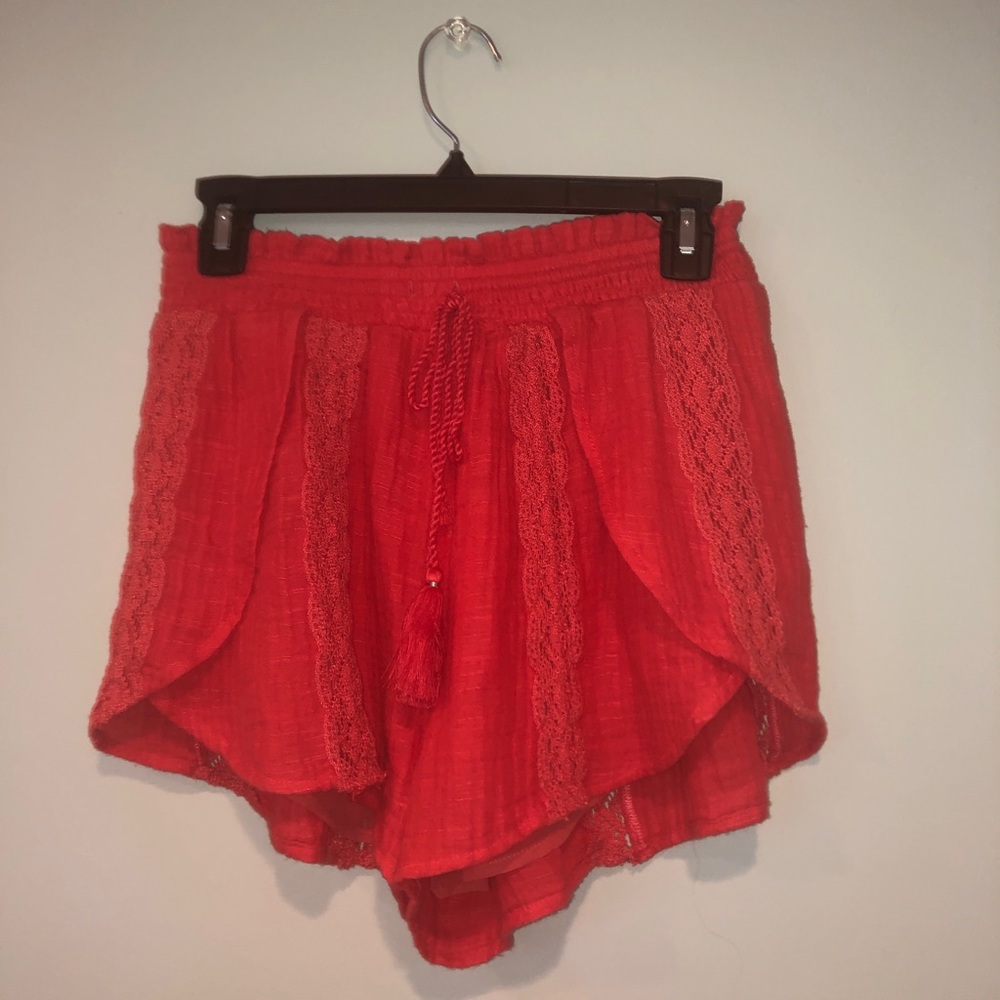 AE Flowey Orange Shorts